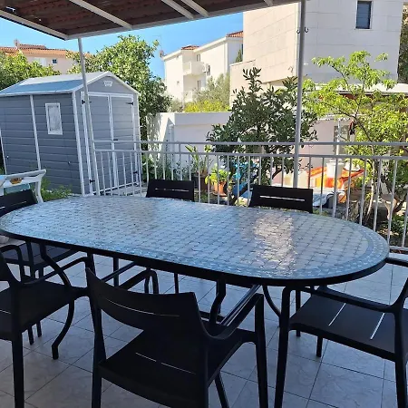 דירה Beachfront Bacic Direct Sea Access & Private Parking